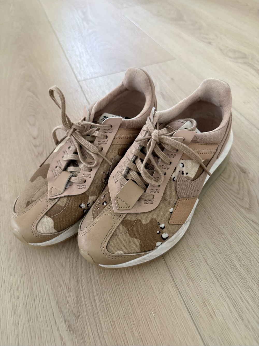 Nike Women's Sneakers Beige Tan Camouflage